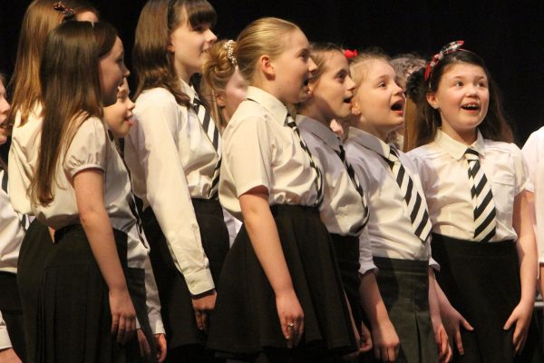 music festival finale moorfoot primary school choir